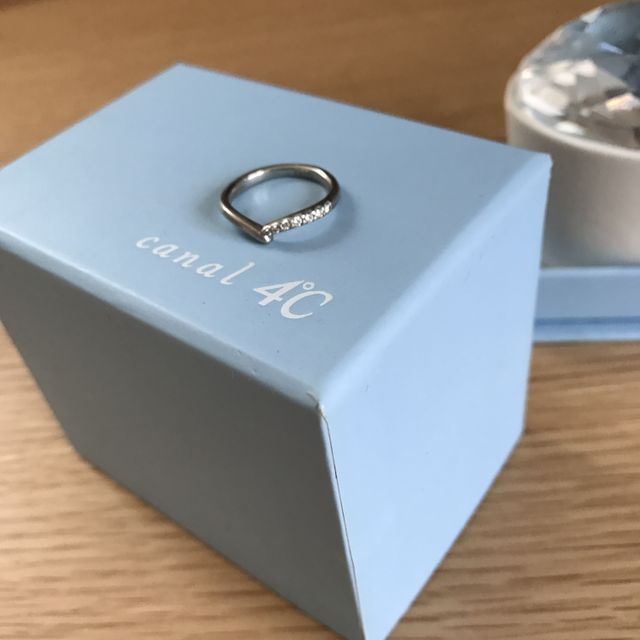 【canal4℃(カナルヨンドシー)の口コミ】 仕事柄、日常的につけられる目立ちすぎない指輪を探していました。有名ブ…