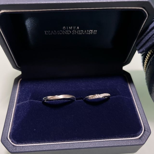 【銀座ダイヤモンドシライシの口コミ】 シンプルに見えるけど光沢感、高級感があってかなりおすすめです。
デザイ…