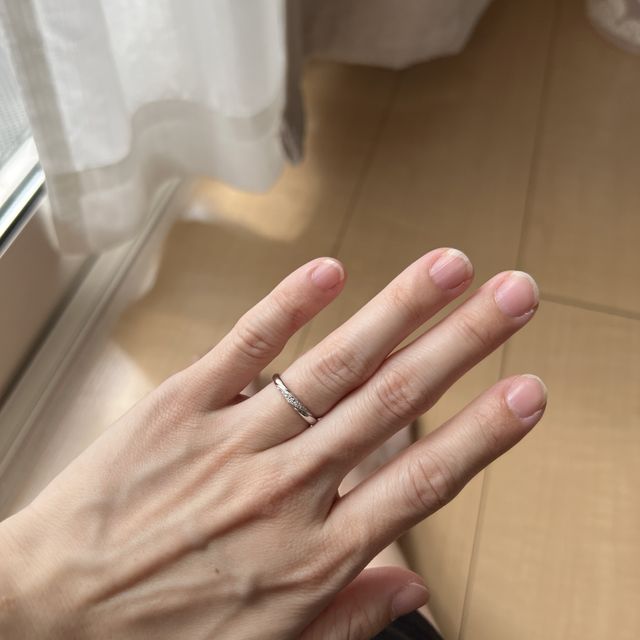 【エクセルコダイヤモンド(EXELCO DIAMOND)の口コミ】 私の職業柄、仕事中は指輪をつけることが出来ないため、少し高価な品を探…