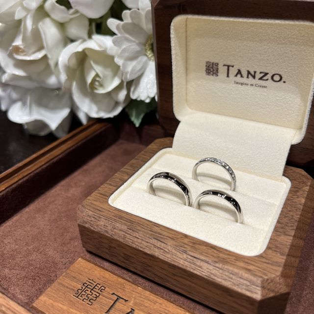 【TANZO.(鍛造指輪)の口コミ】 デザインを自分好みにできるところ。
4mm以上で段差ありのデザインで、中…