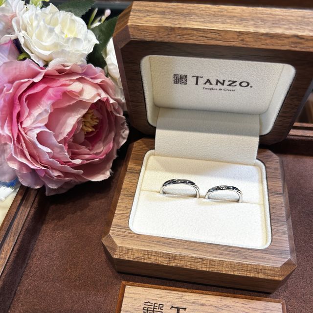 【TANZO.(鍛造指輪)の口コミ】 ダイヤをいれているがすごくシンプルで、普段使いがしやすそうなところが…