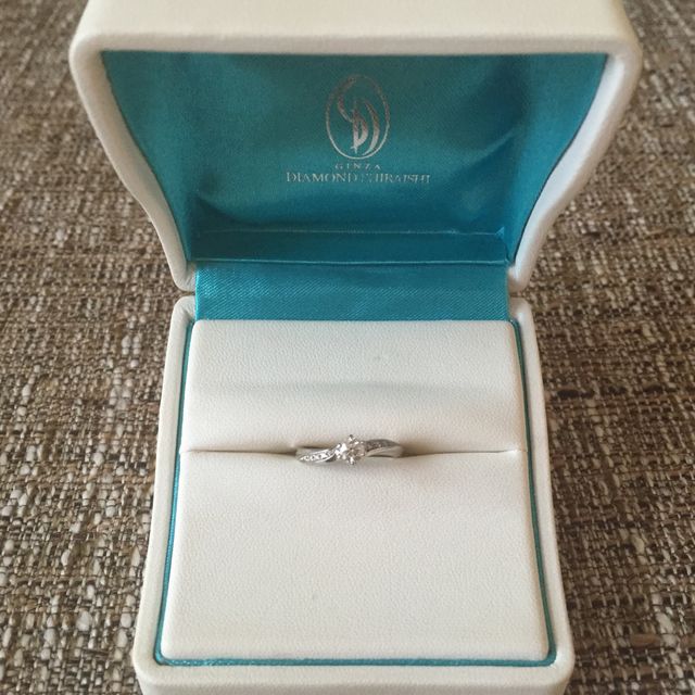 【銀座ダイヤモンドシライシの口コミ】 なんとなく結婚の話が出ている時にインターネットで婚約指輪を見ていて、…