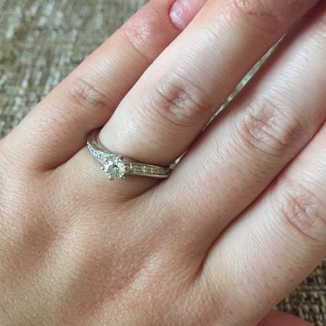 【銀座ダイヤモンドシライシの口コミ】 なんとなく結婚の話が出ている時にインターネットで婚約指輪を見ていて、…