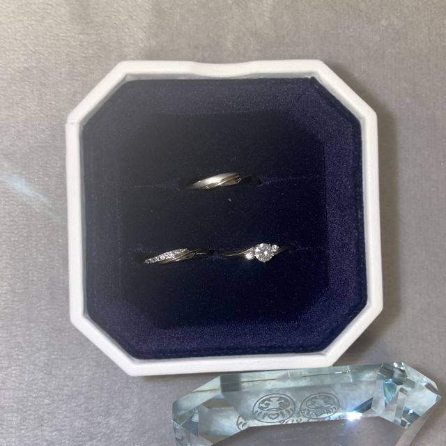 【4℃ BRIDAL(ヨンドシーブライダル)の口コミ】 他にはない、周りと被りづらそうなデザインがとても可愛らしくて良いです…