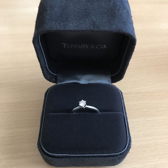 【ティファニー(Tiffany & Co.)の口コミ】 彼からプレゼントしてもらいました。昔から憧れのあるブランドで、映画を…