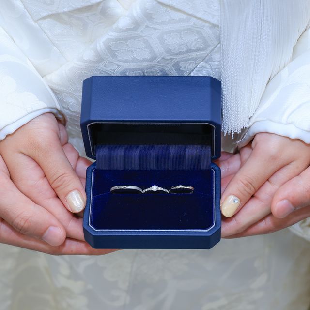 【銀座ダイヤモンドシライシの口コミ】 婚約指輪もダイヤモンドシライシさんのものをいただいていたのもあり、結…