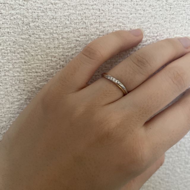 【ケイウノ ブライダル(K.UNO BRIDAL)の口コミ】 ダイヤの追加や品質など細部までこだわることができた。2色使いのデザイン…