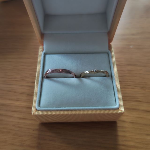 【ケイウノ ブライダル(K.UNO BRIDAL)の口コミ】 内側に好きな言葉、刻印ができます。従業員の方と詳しくお話をしながら決…