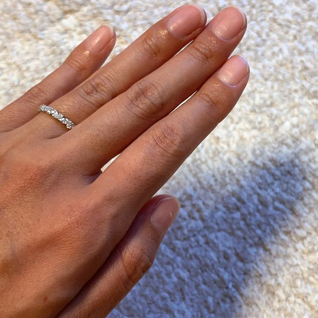 【ケイウノ ブライダル(K.UNO BRIDAL)の口コミ】 お出かけの時などさまざまな時につけたいなと思って、ハーフエタニティリ…