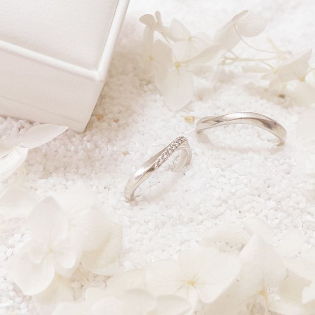 【4℃ BRIDAL(ヨンドシーブライダル)の口コミ】 金属アレルギーですが、アレルギー反応出る心配もなく、シンプルでどんな…