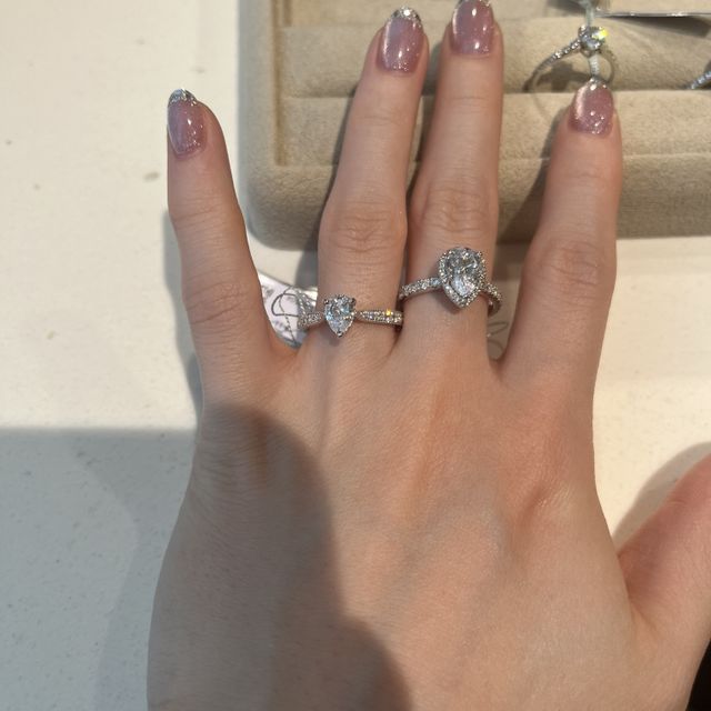 【BRILLIANCE+(ブリリアンスプラス)の口コミ】 決めては石のカラー、クラリティー、カラットです！
ブリリアンスさんでは…