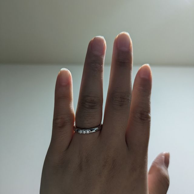 【MIKIMOTO(ミキモト)の口コミ】 初めはミル打ちに1石ダイヤのものを購入するつもりで伺いました。
手が小…