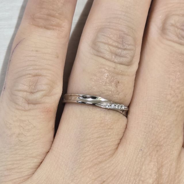 【insembre(インセンブレ)の口コミ】 普段は目立ないが、ふっとしたときにキラキラと存在感を感じる指輪が好き…