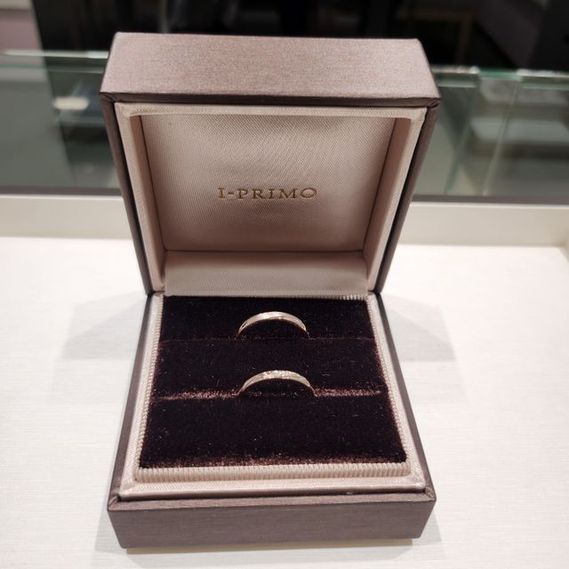 【アイプリモ(I-PRIMO)の口コミ】 デザインはシンプルなものにしましたが、
光に当たるとダイヤモンドの輝き…