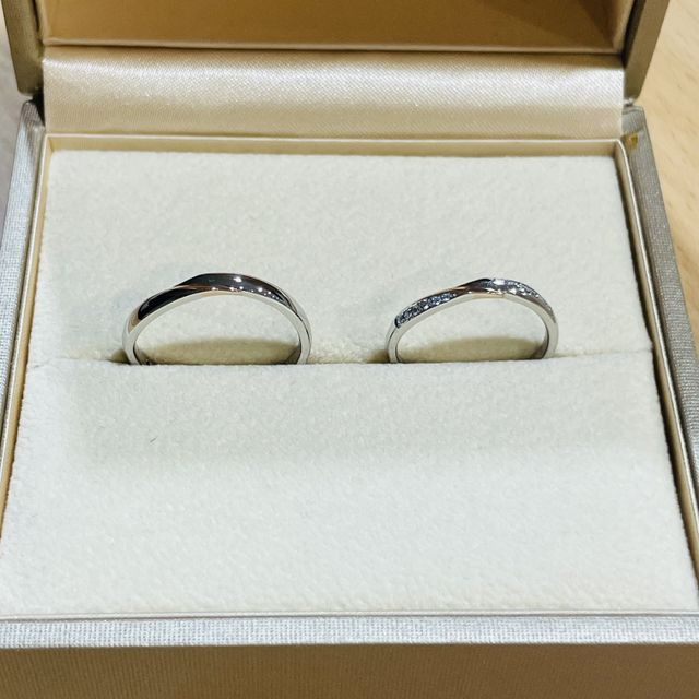 【LEGAN(レガン)の口コミ】 元々はプラチナとピンクゴールドでしたが、お互い仕事上もう少し目立たな…