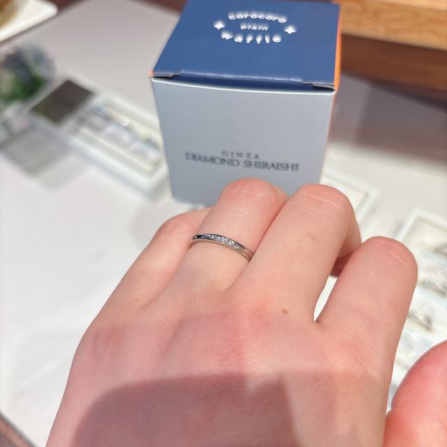 【銀座ダイヤモンドシライシの口コミ】 ストレートだけどウェーブがあるデザインで、良いとこ取りなところが素敵…