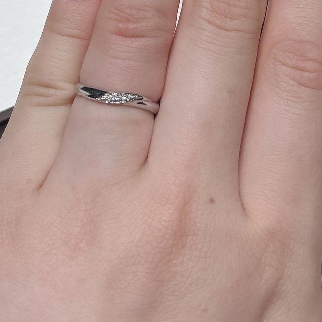 【アイプリモ(I-PRIMO)の口コミ】 ストレートかウェーブで迷ったのですが、婚約指輪がストレートなのでスト…