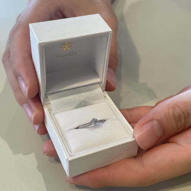 【AMATSU(アマツ)の口コミ】 水引をモチーフにした槌目加工が珍しく、派手すぎず、個性もあるデザイン…