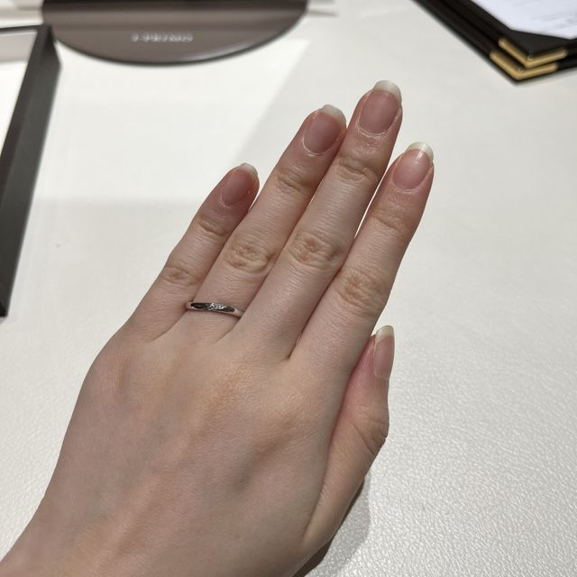 【アイプリモ(I-PRIMO)の口コミ】 ウェーブタイプのリングなので、指が長く綺麗に見えると感じました。
さり…