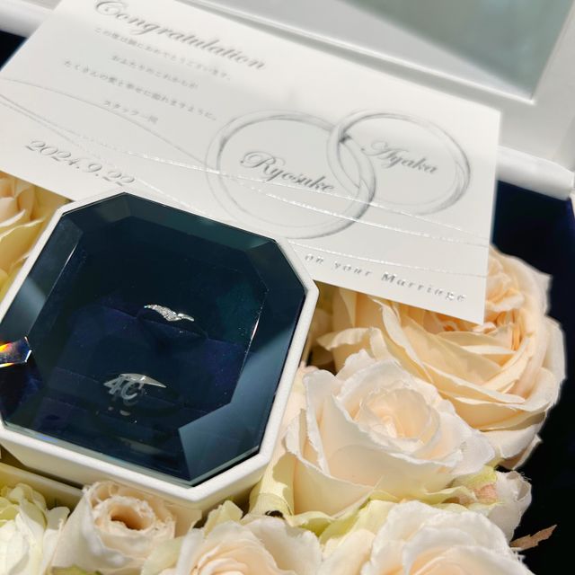 【4℃ BRIDAL(ヨンドシーブライダル)の口コミ】 価格もお手頃でとても綺麗です！
メンズの指輪の方もシンプルでデザインも…