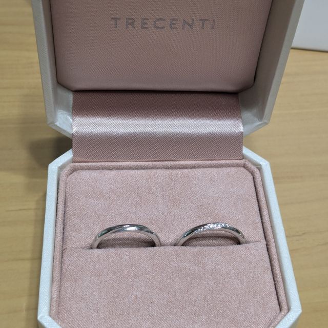 【TRECENTI(トレセンテ)の口コミ】 女性用は15石とメレダイヤモンドが多いのですが、派手すぎずどこから見て…