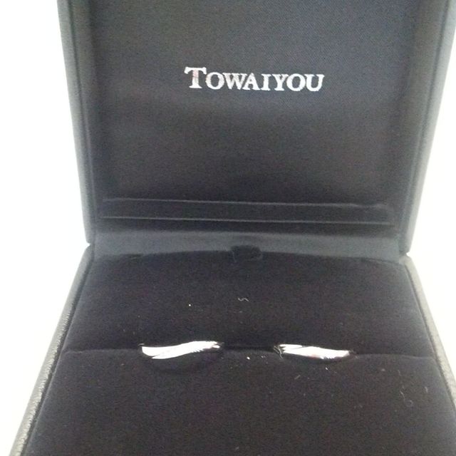 【TOWAIYOU(トワイユ)の口コミ】 婚約指輪と一緒に着けても負けず、普段も着けていられるデザインです。
あ…