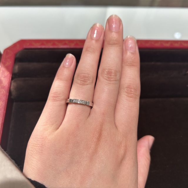 【カルティエ(Cartier)の口コミ】 カルティエというブランドに憧れていたため試着させていただきました。夫…