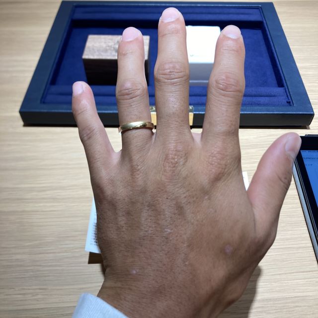 【PORTADA(ポルターダ)の口コミ】 とにかくかっこいいのですが、
金色の質感が違うもの２つで構成されていて…