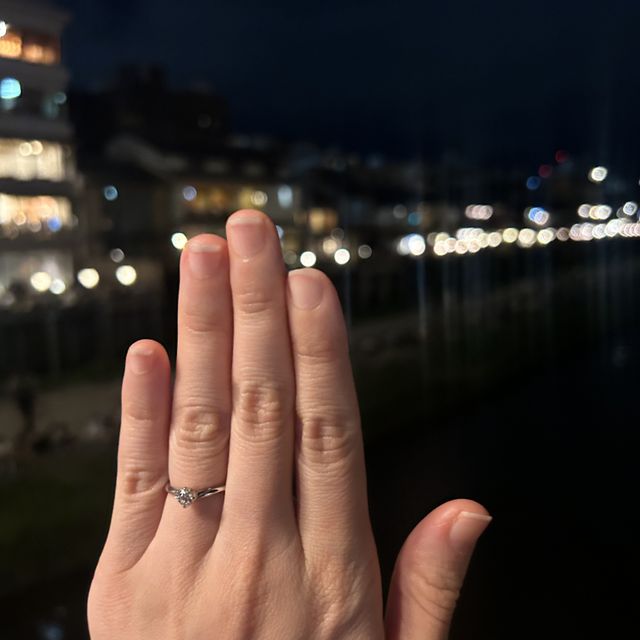 【銀座ダイヤモンドシライシの口コミ】 選んでいる時は、なかなか着けた自分を想像できなかったのですが、着ける…