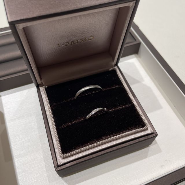 【アイプリモ(I-PRIMO)の口コミ】 ダイヤがアーチ上に散りばめられているためどの角度からも輝いて見えるの…