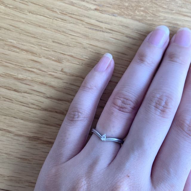 【ケイウノ ブライダル(K.UNO BRIDAL)の口コミ】 この指輪は、私の大好きな母が父と結婚する際にオーダーしたものと似たデ…