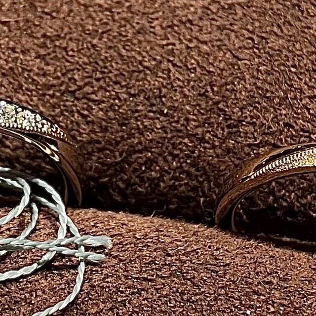 【TANZO.(鍛造指輪)の口コミ】 ウェーブの形に加工が入っている指輪を探していました。手元を華やかに見…