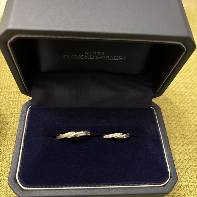 【銀座ダイヤモンドシライシの口コミ】 元々カーブがかったデザインで探していたので、日本のブランドの中での検…