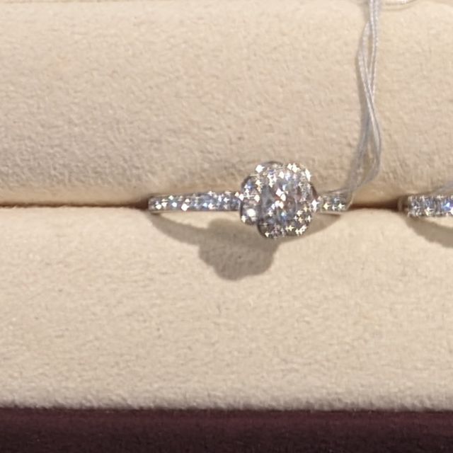 【俄(にわか)の口コミ】 せっかくだから思い切り可愛いものが良い！と思って探していました。他の…