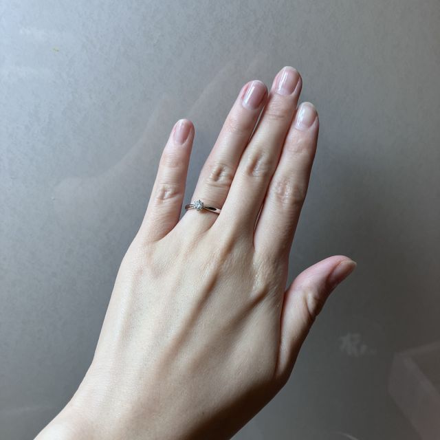 【銀座ダイヤモンドシライシの口コミ】 はじめは日常使いできるような控えめなデザインを考えていましたが、実際…