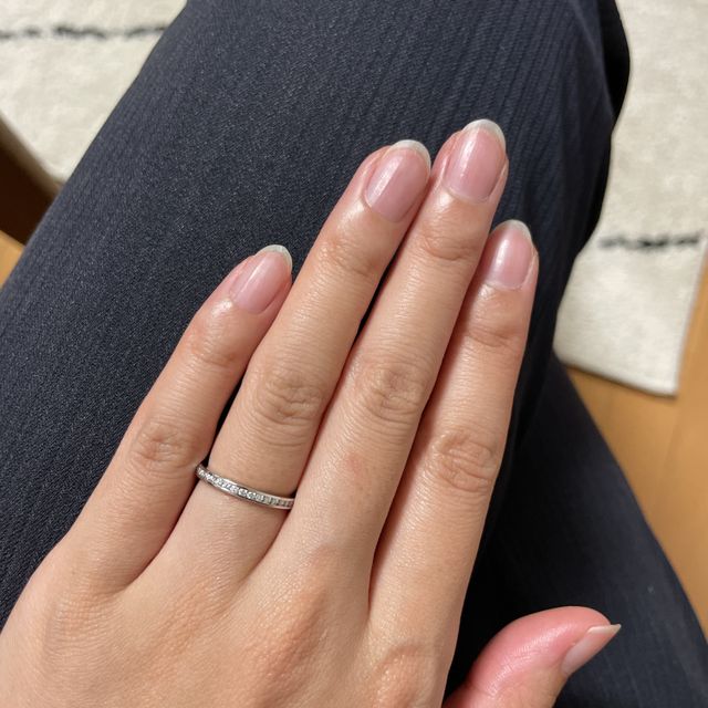 【ROYAL ASSCHER(ロイヤル・アッシャー)の口コミ】 キラキラが好きなので、ハーフエタニティリングにしました。ハーフにした…