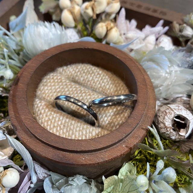 【鎌倉彫金工房の口コミ】 デザインはとてもシンプルなものを選びました。また、ホワイトゴールドで…