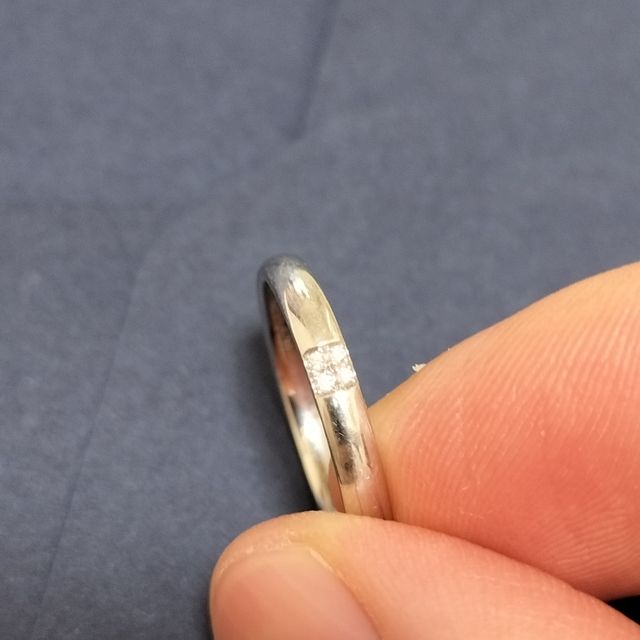 【銀座ダイヤモンドシライシの口コミ】 ただのプラチナリングはキーホルダーに見えてしまって嫌だった。ダイヤモ…