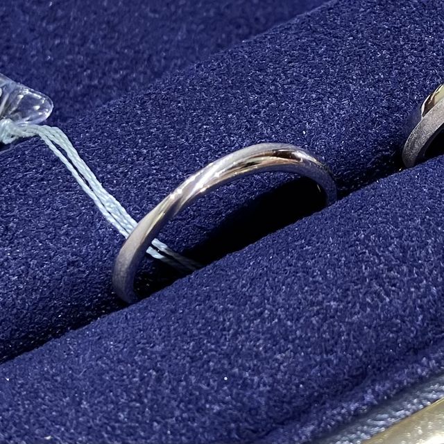 【PORTADA(ポルターダ)の口コミ】 ひねりの入ったデザインは男性がつけても違和感がなく、柔らかい印象にし…