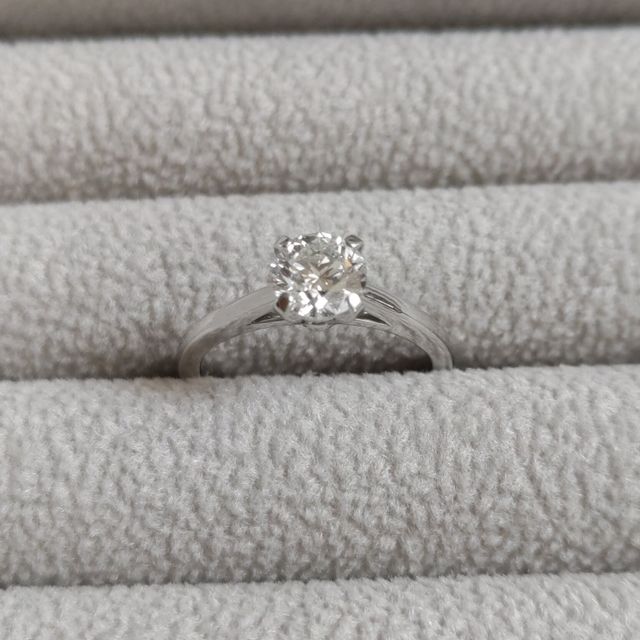 【グラフ(GRAFF)の口コミ】 色々なブランドを回りましたが、他ブランドに比べ、ダイヤモンドの大きさ…