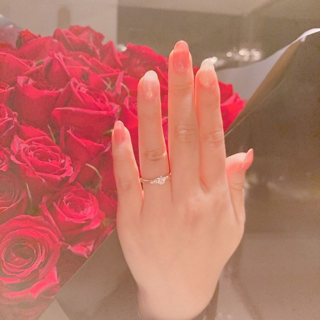 【銀座ダイヤモンドシライシの口コミ】 色々な店舗に足を運び、1番ダイヤモンドが綺麗に輝いて見えたので購入しま…