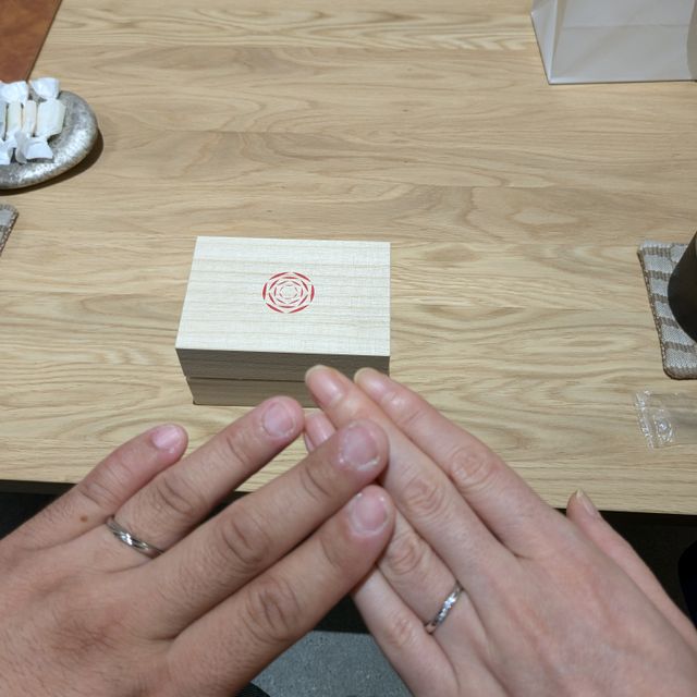 【出雲結(いずもゆい)の口コミ】 シンプルでデザイン良く、付け心地がとても良かった。一つ一つの指輪にこ…