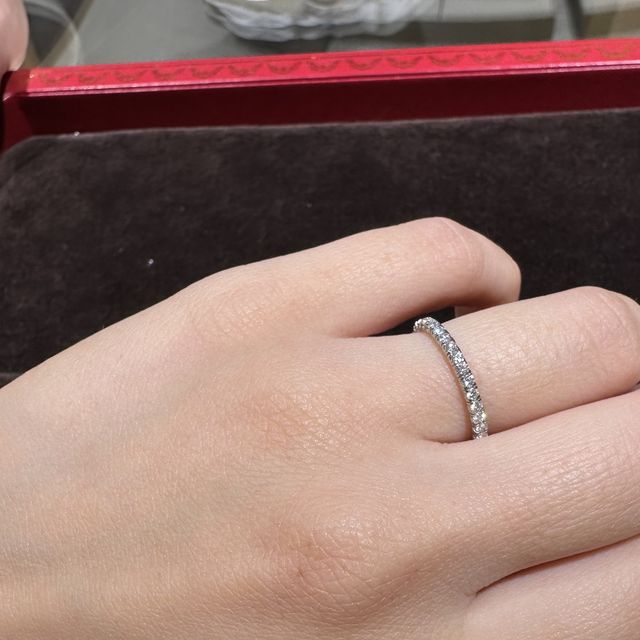 【カルティエ(Cartier)の口コミ】 フルエタニティのリングをみたくて試着しました。幅も広すぎず、あまり象…