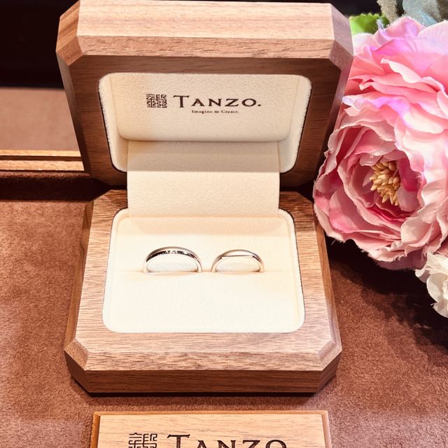 【TANZO.(鍛造指輪)の口コミ】 色々な素材、加工がありとても迷いましたが、サンプルを沢山見せていただ…