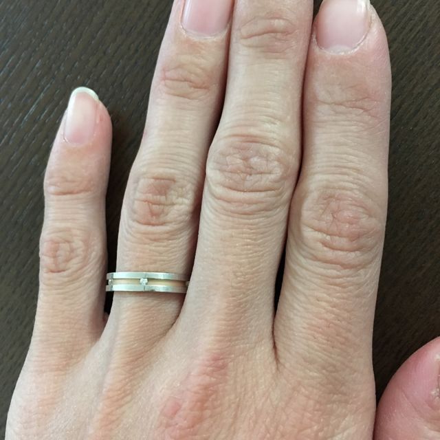【NINA RICCI(ニナリッチ)の口コミ】 長年使うものなので、プラチナよりも強度の強いピンクゴールドが入った指…