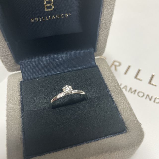 【BRILLIANCE+(ブリリアンスプラス)の口コミ】 デザインがシンプルで、ダイアモンドが際立ちます。ダイアモンドのサイド…