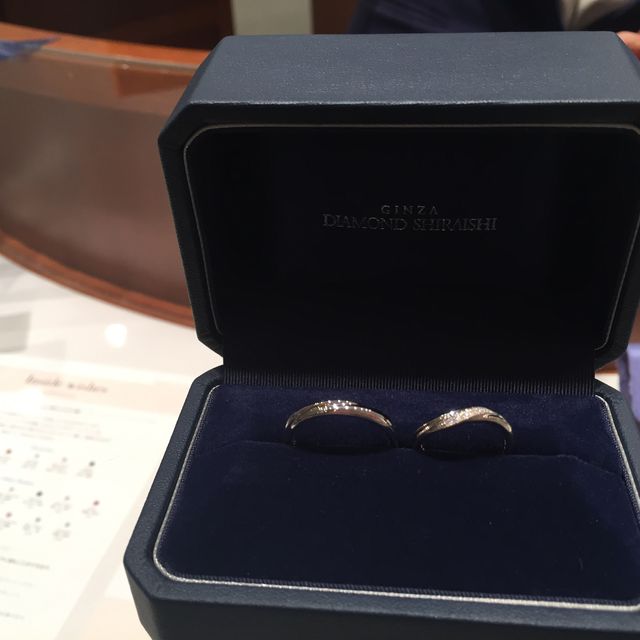 【銀座ダイヤモンドシライシの口コミ】 ダイヤモンドが入っている結婚指輪が欲しかったけど、服にひっかかるのが…