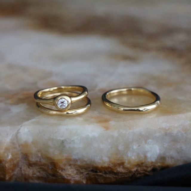 【atelier ST, CAT(アトリエ エスティーキャット)の口コミ】 普段使いはもちろん、特別な日は婚約指輪と一緒に重ね付けをしてもオシャ…