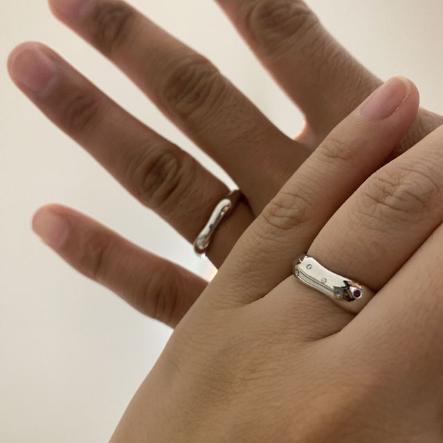 【atelier ST, CAT(アトリエ エスティーキャット)の口コミ】 形が5角形の緩やかなものになっており、他にはないデザインなのかなと思い…