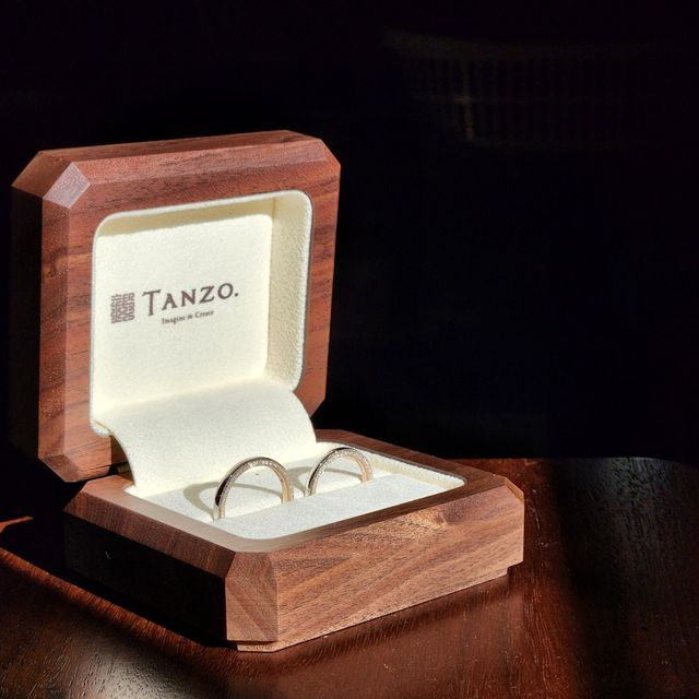 【TANZO.(鍛造指輪)の口コミ】 お互いが素敵だと思えるデザインになかなか出会えず、指輪探しに苦戦して…